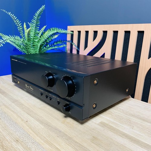Amplificatore stereo integrato